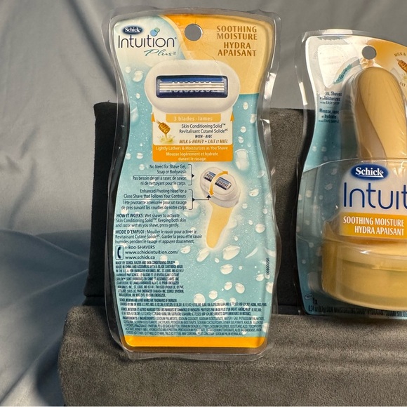 Schick Intuition Plus Razor – Milk & Honey Soothing Moisture | 2 Razors Sealed - Picture 5 of 12